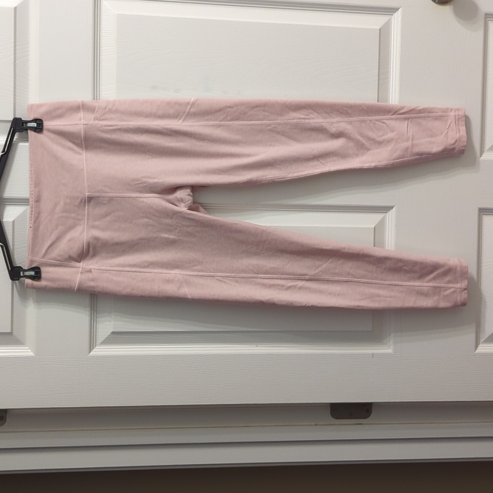 Victoria Secret Capri Leggings Pink size medium